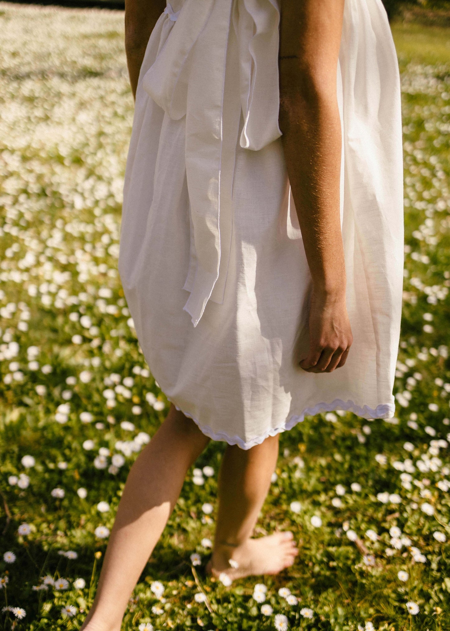 Joy dress | White in linen fabric